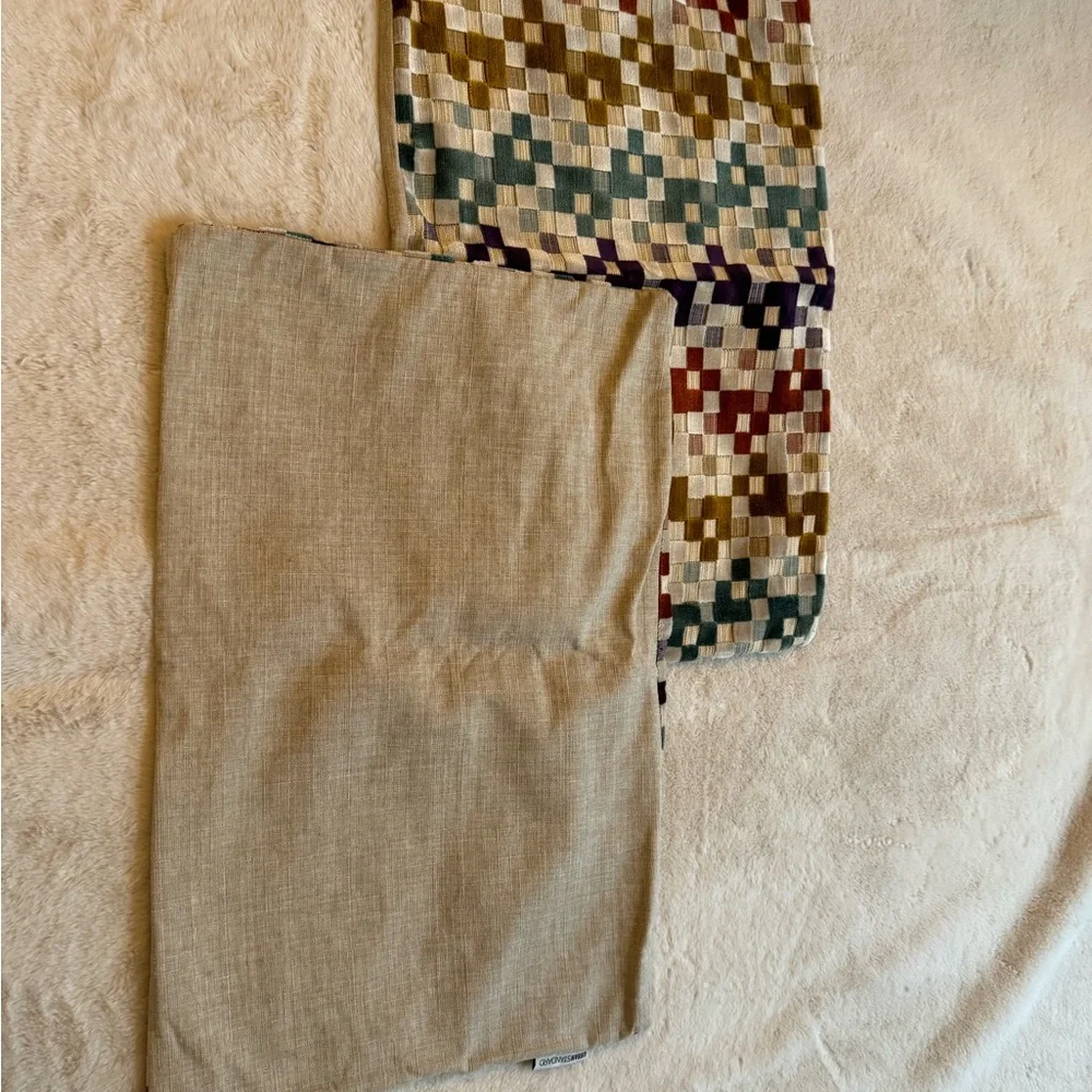 Geometric Patterned throw pillowcases - Picture 2 of 6